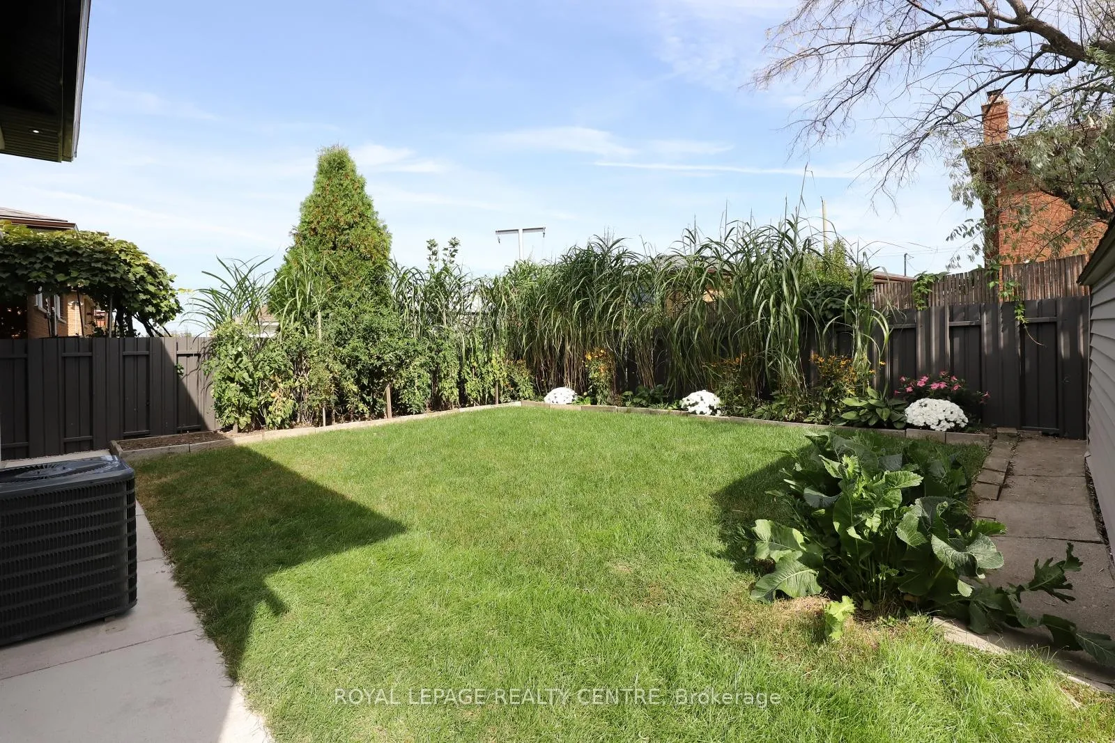 Photo 22 of 55 Flora Drive, Hamilton, Greenford — HOMEH