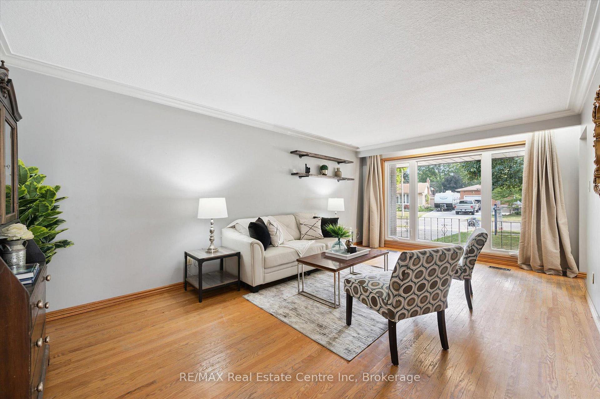 Photo 3 of 69 Rhonda Road, Guelph, Willow West/Sugarbush/West Acres — HOMEH