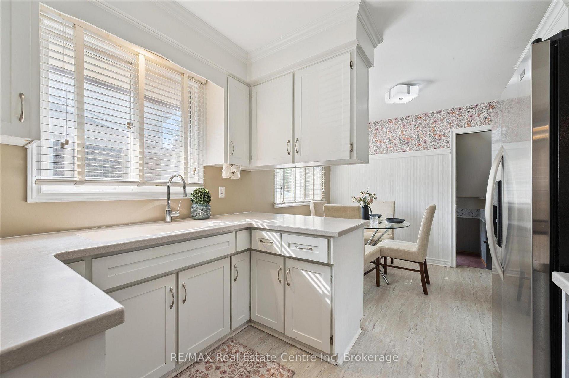 Photo 7 of 69 Rhonda Road, Guelph, Willow West/Sugarbush/West Acres — HOMEH