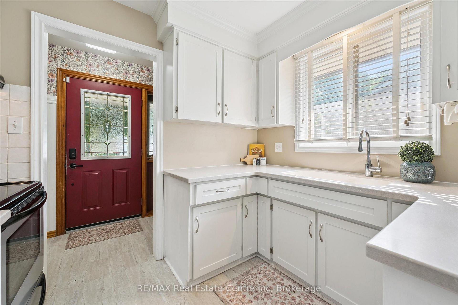Photo 8 of 69 Rhonda Road, Guelph, Willow West/Sugarbush/West Acres — HOMEH