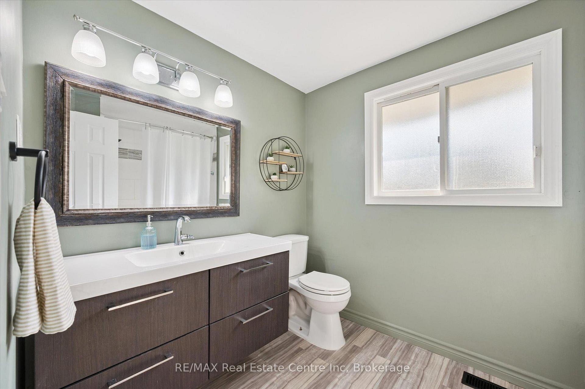 Photo 12 of 69 Rhonda Road, Guelph, Willow West/Sugarbush/West Acres — HOMEH