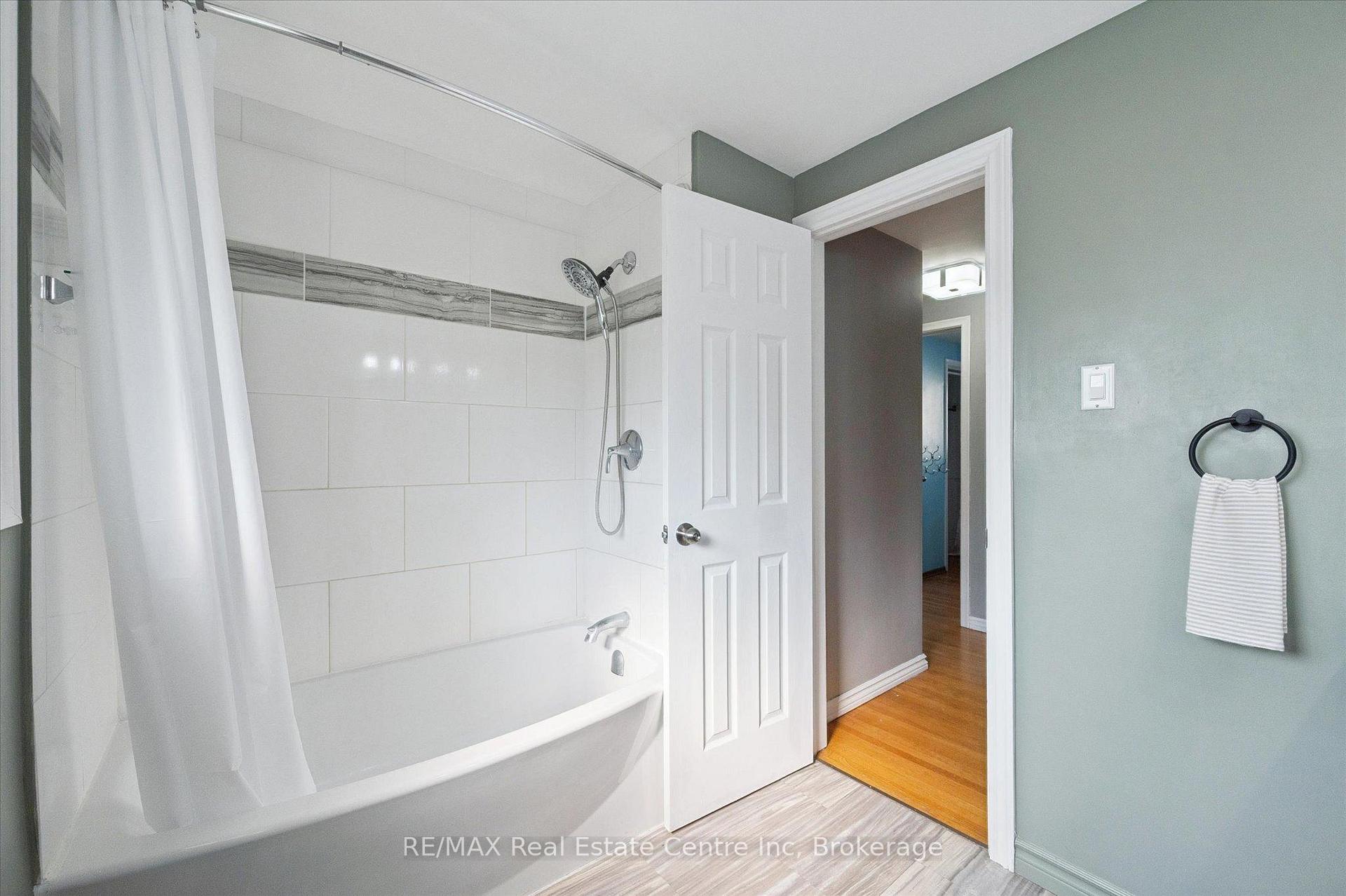 Photo 13 of 69 Rhonda Road, Guelph, Willow West/Sugarbush/West Acres — HOMEH