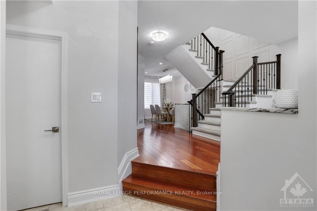 Photo 2 of Unit A, 308 Stoneway Drive, Ottawa, Barrhaven East — HOMEH
