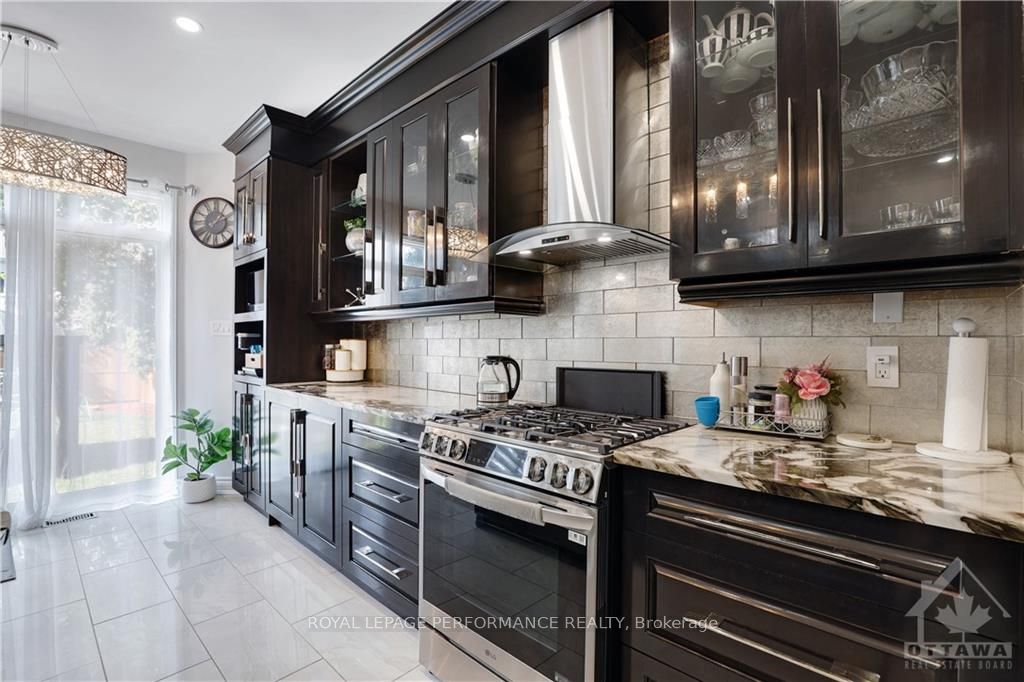 Photo 11 of Unit A, 308 Stoneway Drive, Ottawa, Barrhaven East — HOMEH
