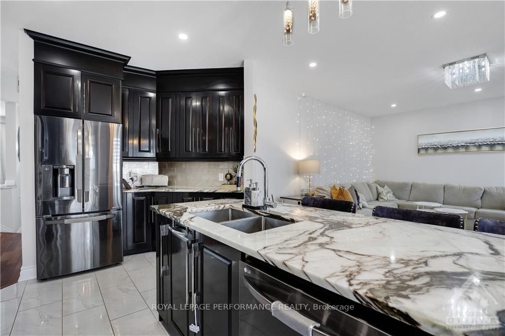 Photo 12 of Unit A, 308 Stoneway Drive, Ottawa, Barrhaven East — HOMEH
