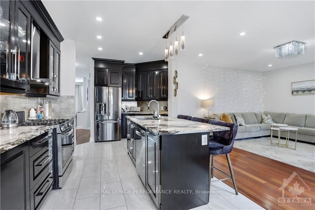 Photo 14 of Unit A, 308 Stoneway Drive, Ottawa, Barrhaven East — HOMEH