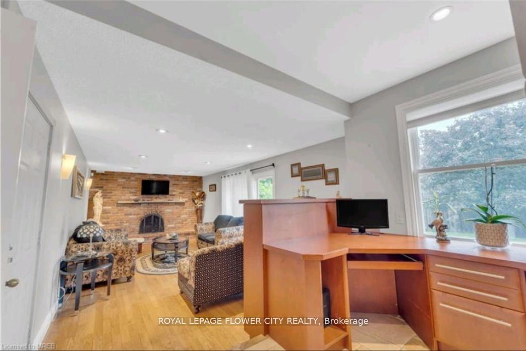 Photo 6 of 12 Hope Crescent, Belleville, Belleville Ward — HOMEH