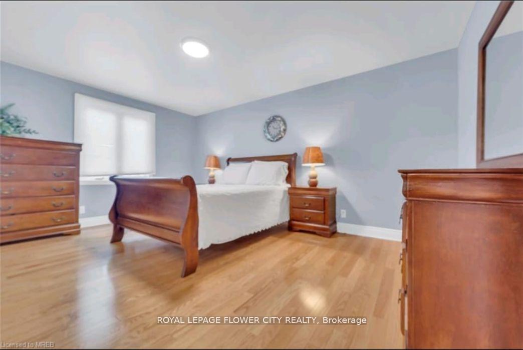 Photo 8 of 12 Hope Crescent, Belleville, Belleville Ward — HOMEH