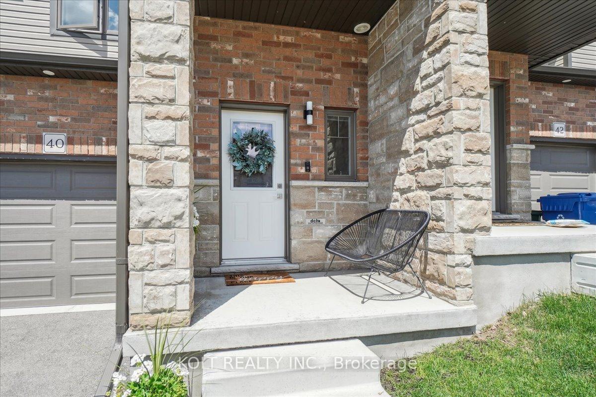Photo 3 of 40 Wideman Boulevard, Guelph, Victoria North — HOMEH
