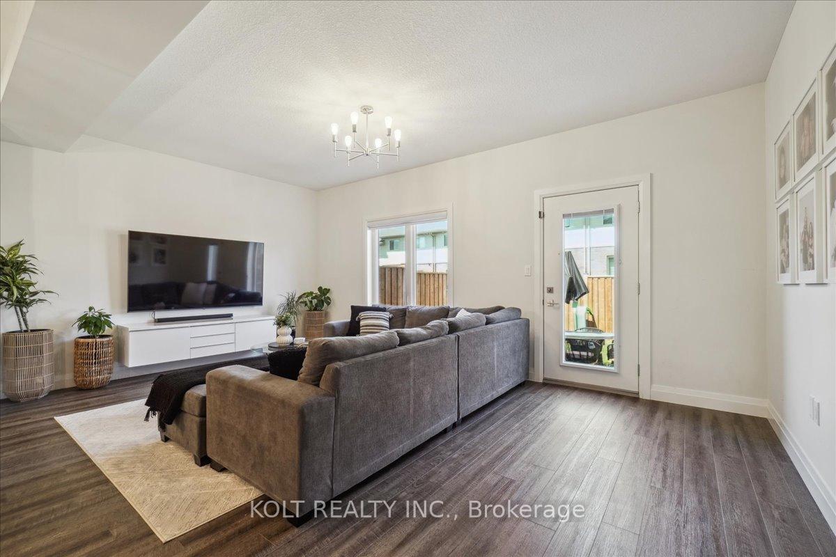 Photo 8 of 40 Wideman Boulevard, Guelph, Victoria North — HOMEH