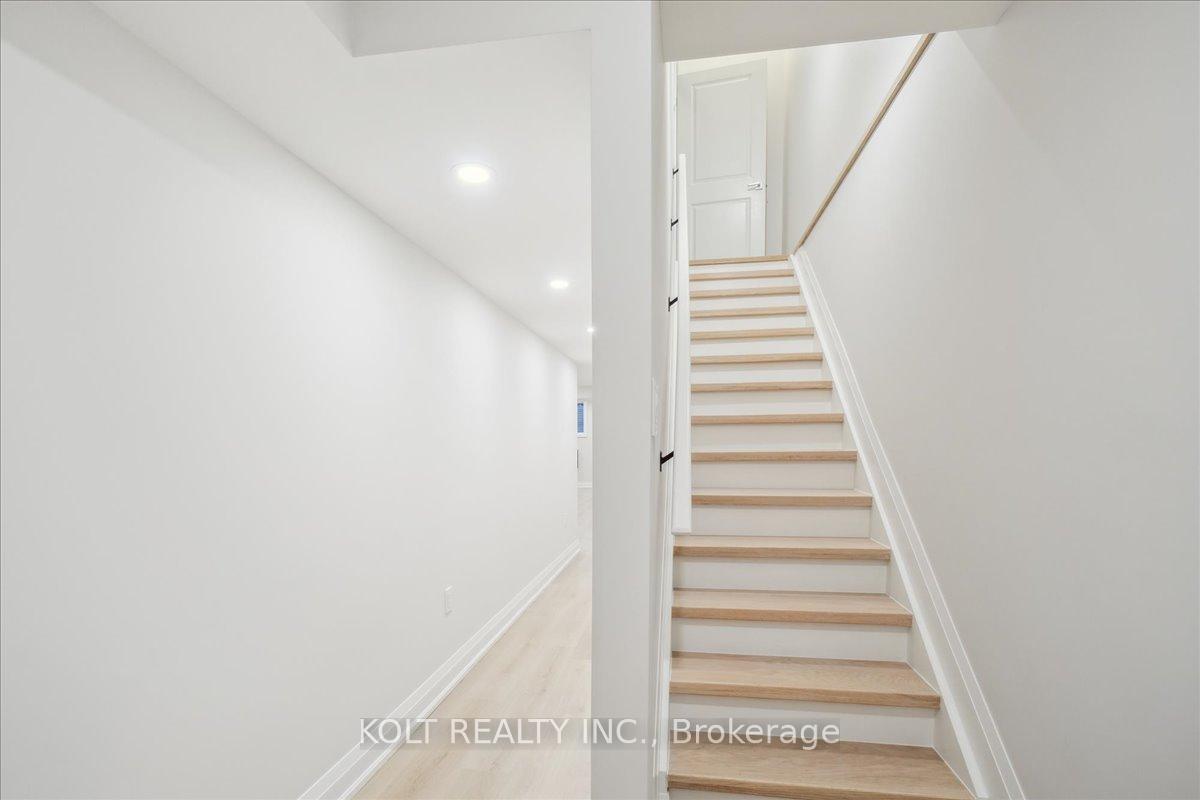 Photo 33 of 40 Wideman Boulevard, Guelph, Victoria North — HOMEH