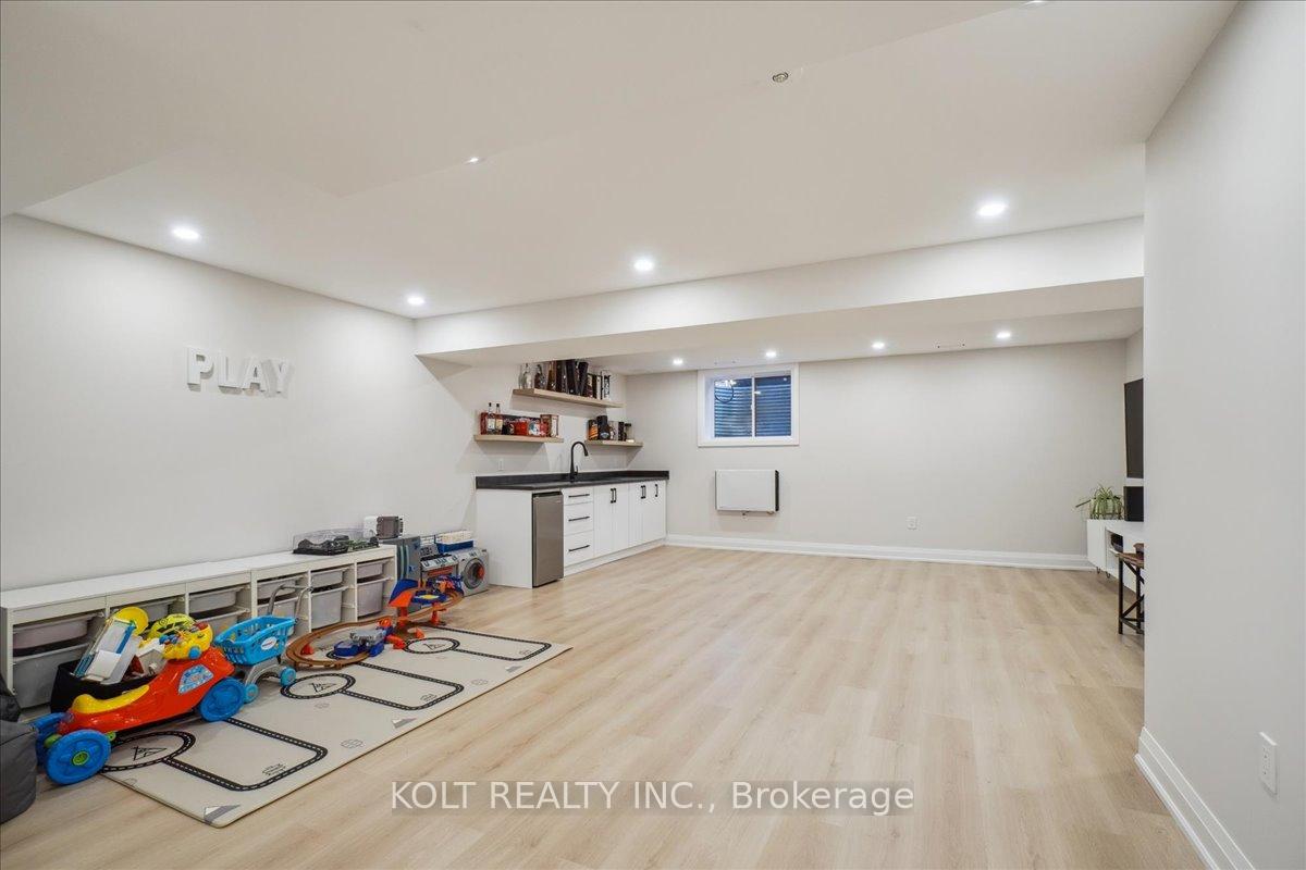 Photo 34 of 40 Wideman Boulevard, Guelph, Victoria North — HOMEH