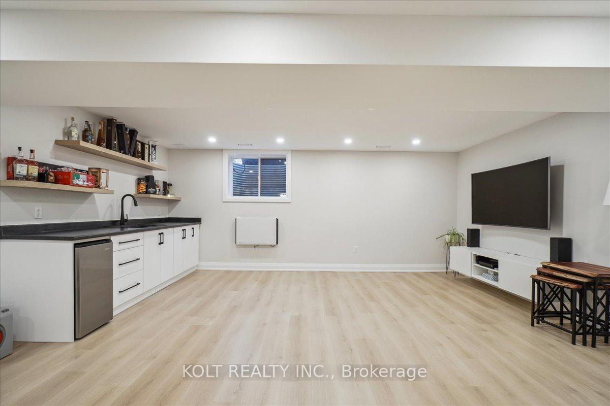 Photo 35 of 40 Wideman Boulevard, Guelph, Victoria North — HOMEH