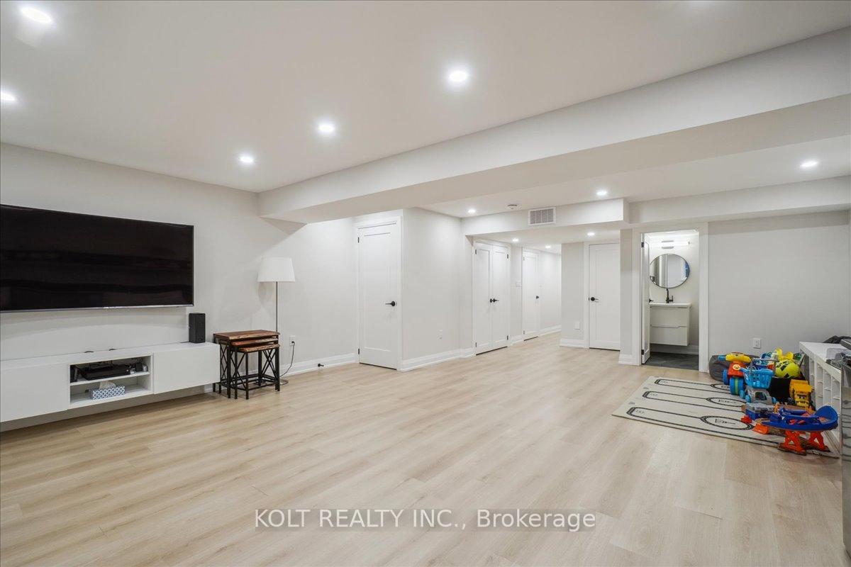 Photo 37 of 40 Wideman Boulevard, Guelph, Victoria North — HOMEH
