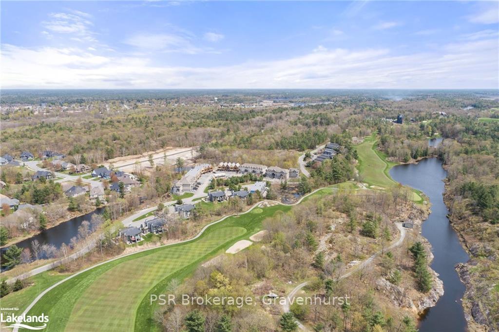 Photo 4 of 44 Carrick Trail, Gravenhurst, Muskoka (S) — HOMEH