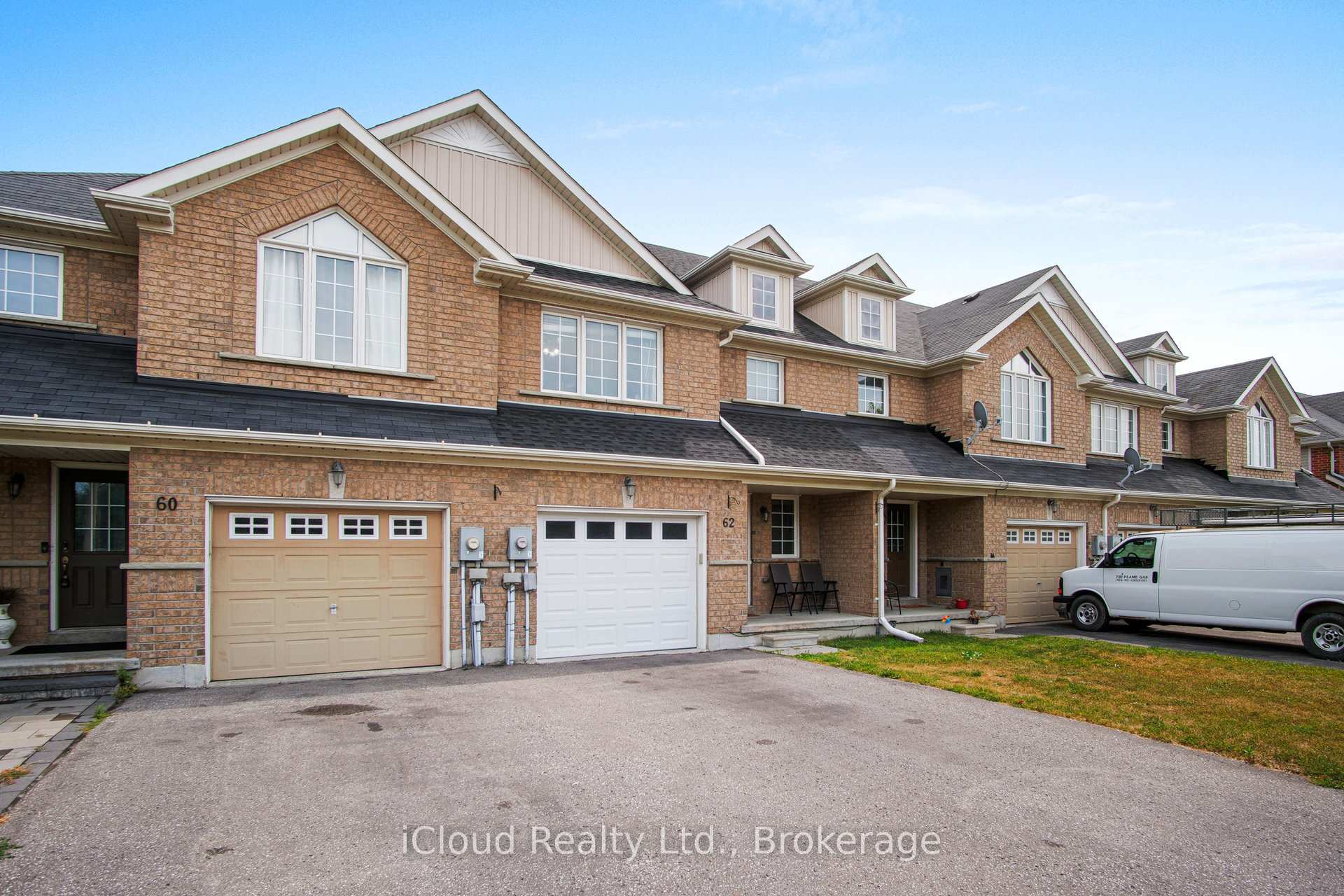 Photo 3 of 62 McMann Crescent, Clarington, Courtice — HOMEH