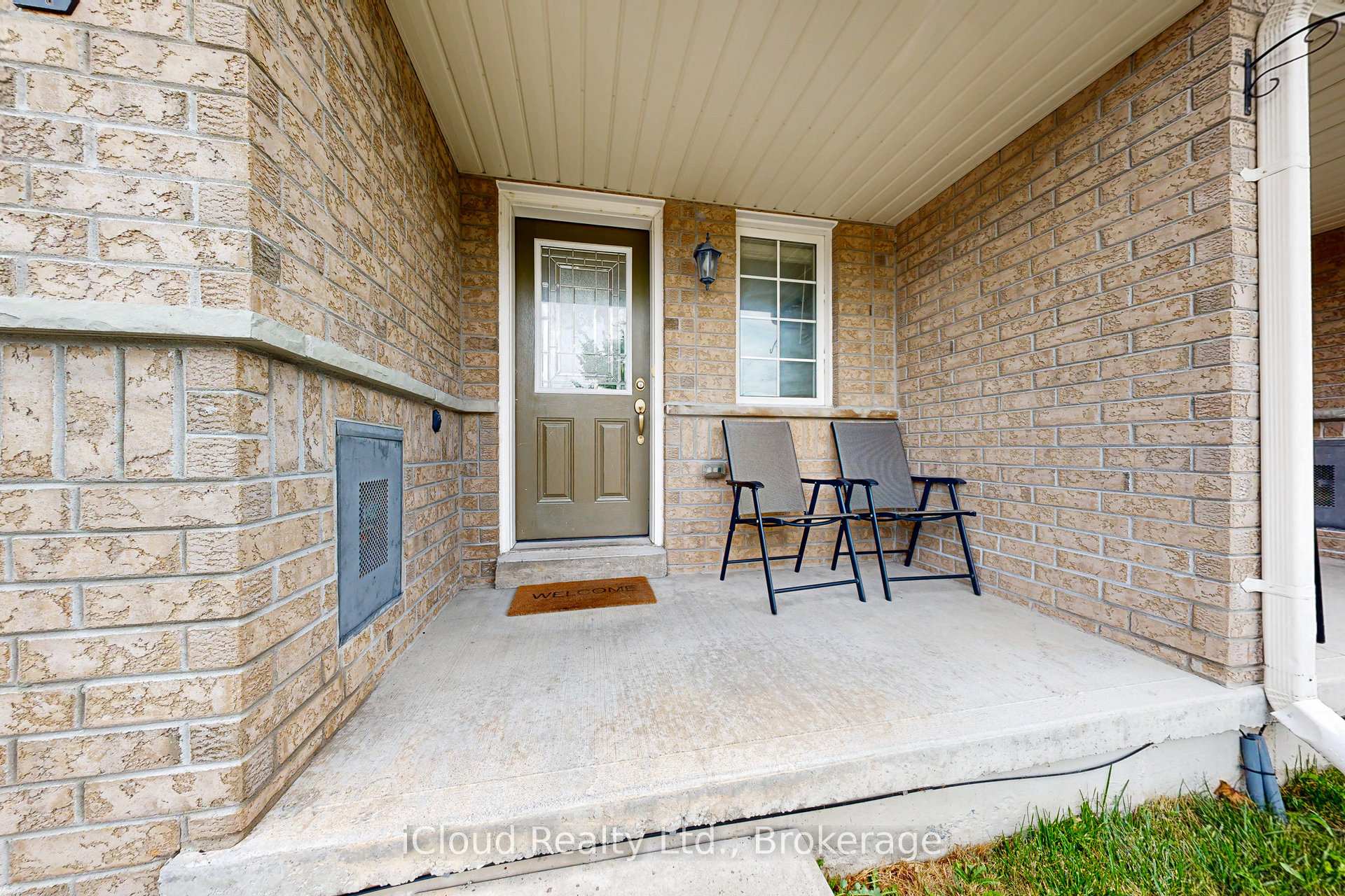 Photo 5 of 62 McMann Crescent, Clarington, Courtice — HOMEH