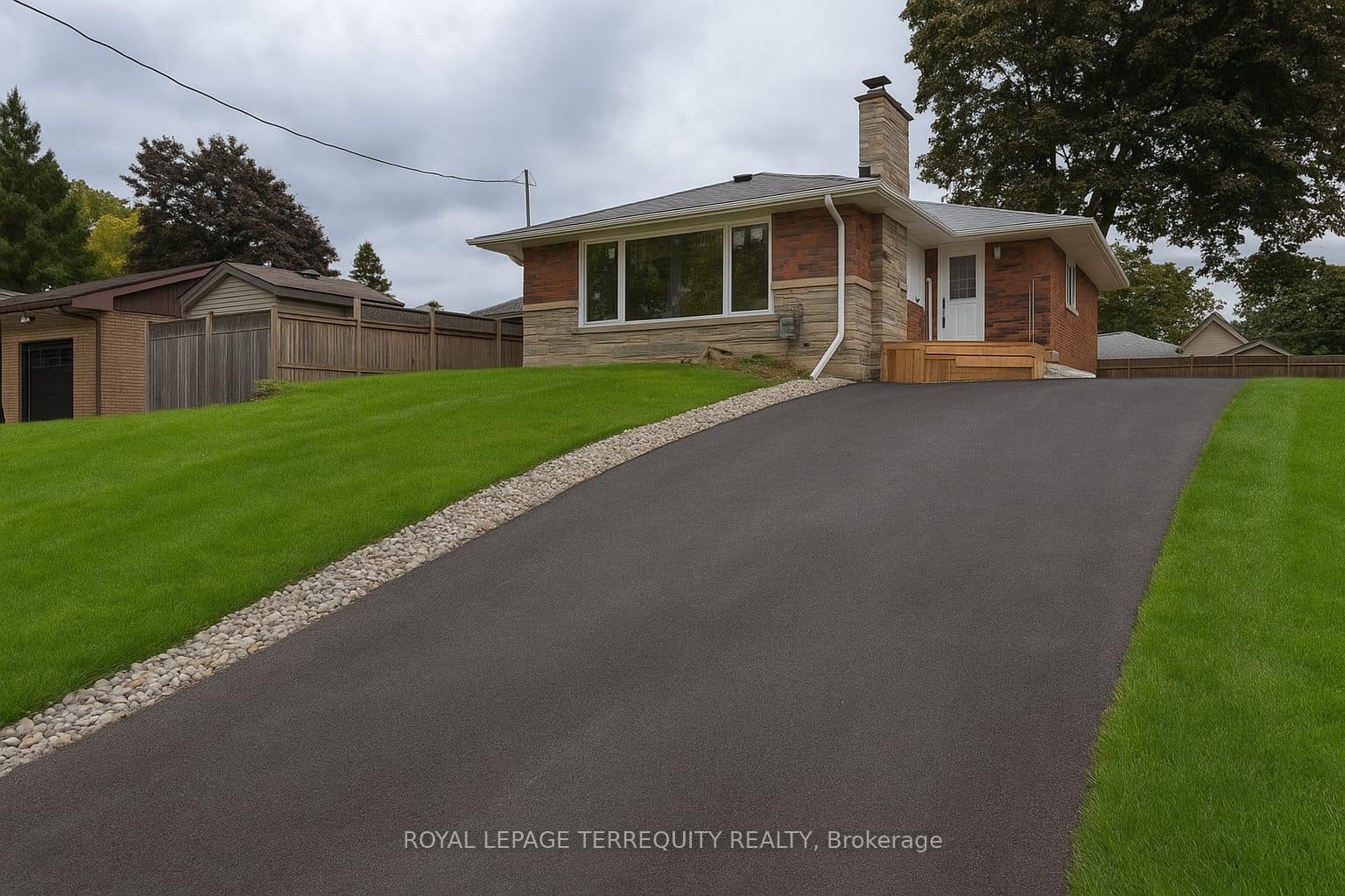 Photo 1 of 5 Bertram Drive, Hamilton, Dundas — HOMEH