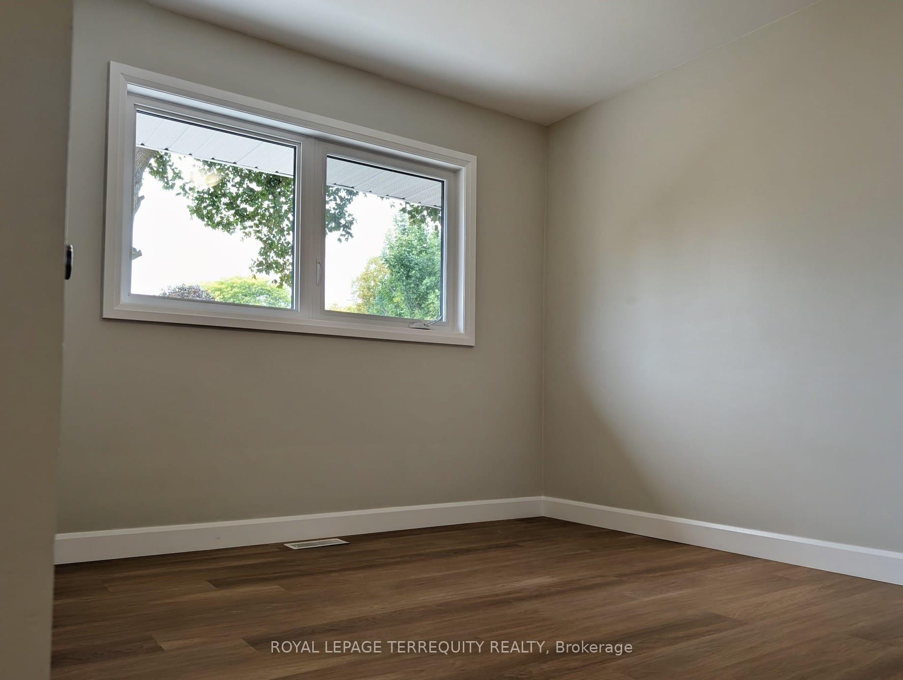 Photo 9 of 5 Bertram Drive, Hamilton, Dundas — HOMEH