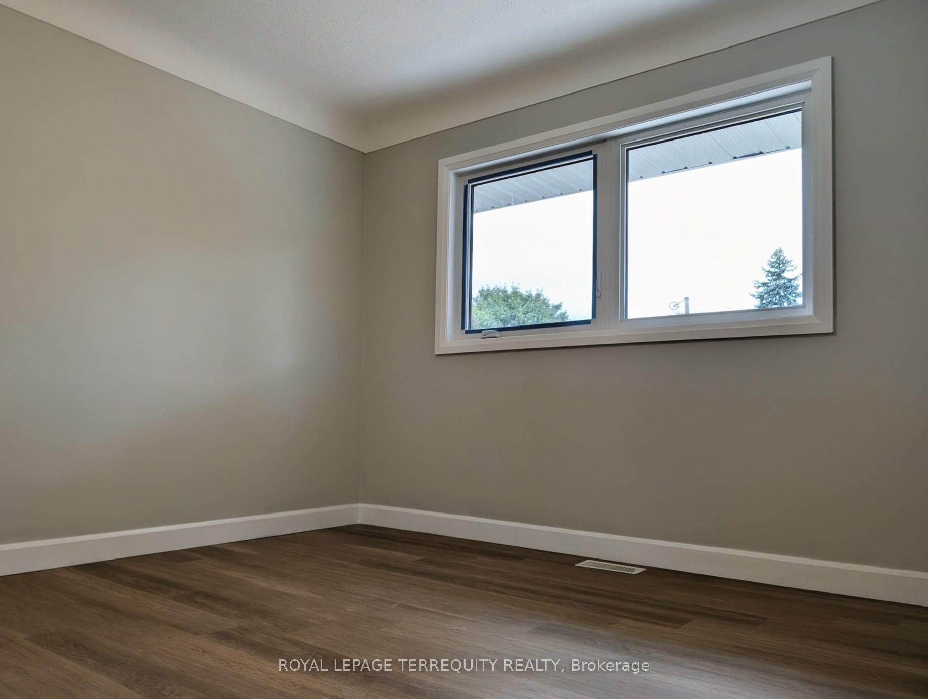 Photo 10 of 5 Bertram Drive, Hamilton, Dundas — HOMEH