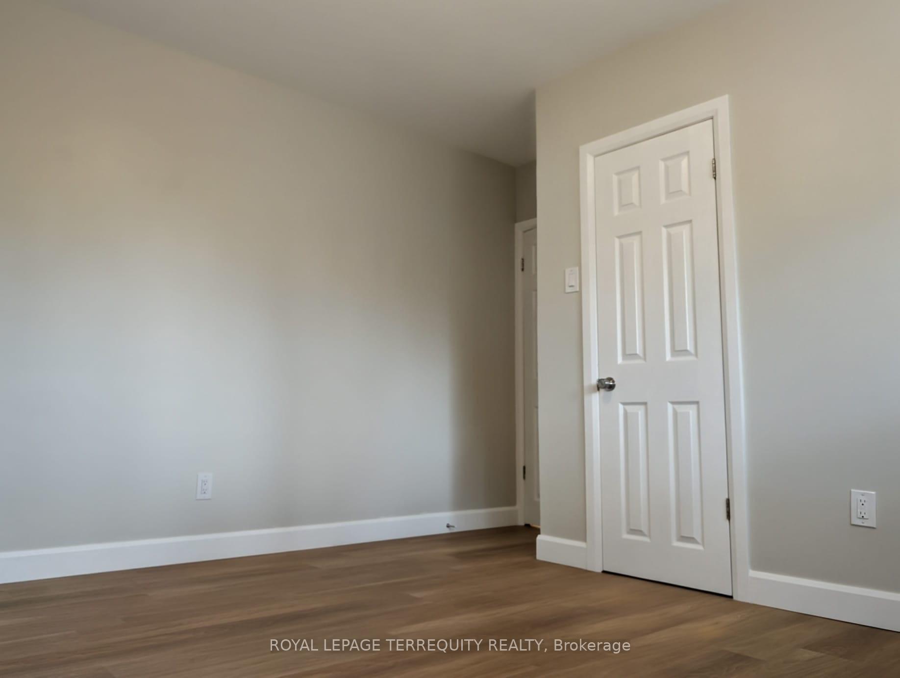 Photo 11 of 5 Bertram Drive, Hamilton, Dundas — HOMEH