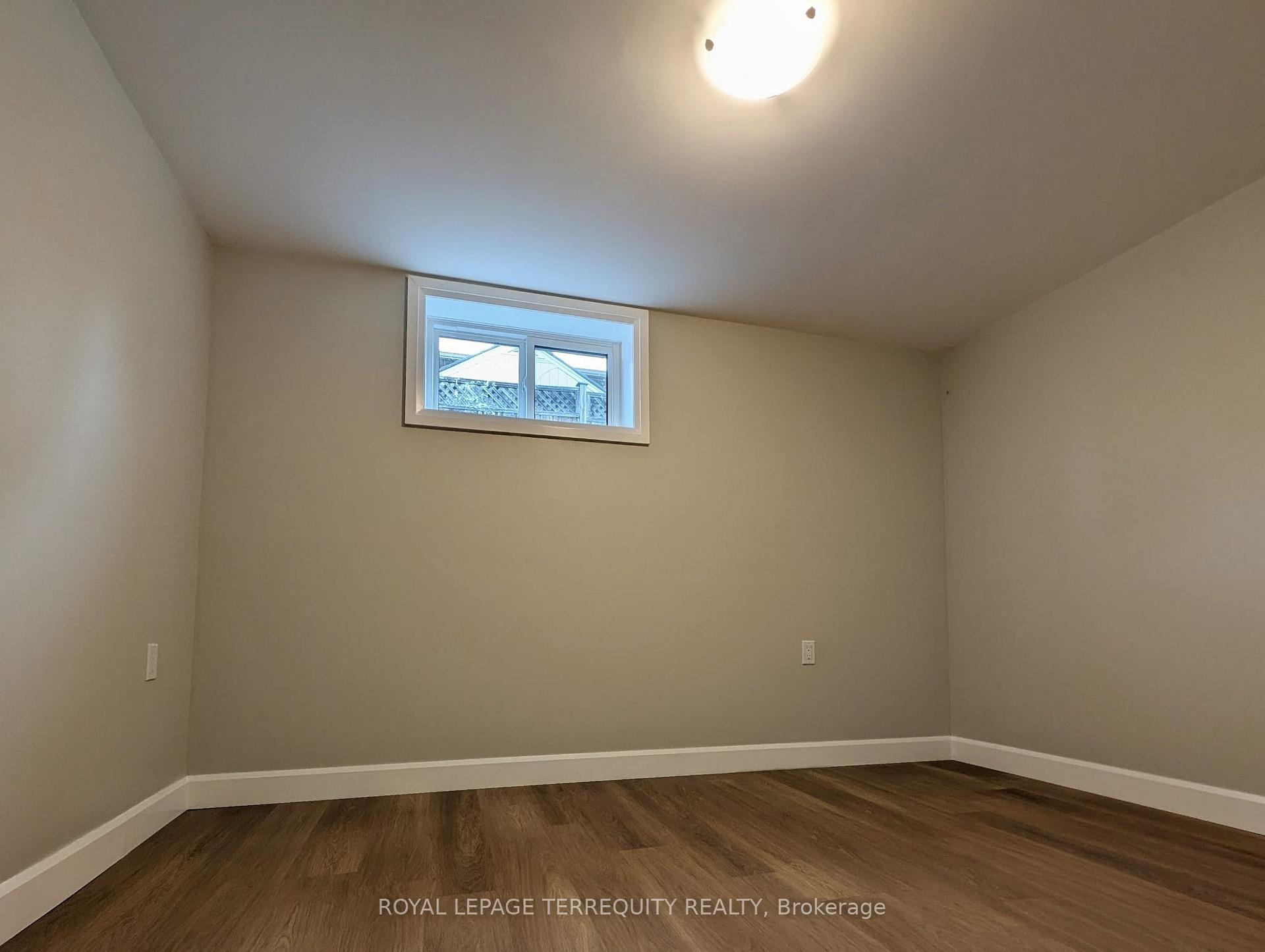 Photo 16 of 5 Bertram Drive, Hamilton, Dundas — HOMEH