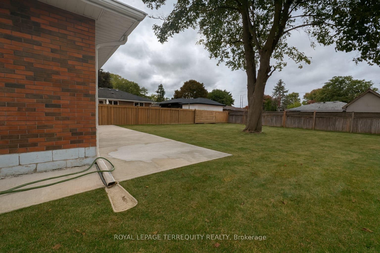 Photo 19 of 5 Bertram Drive, Hamilton, Dundas — HOMEH