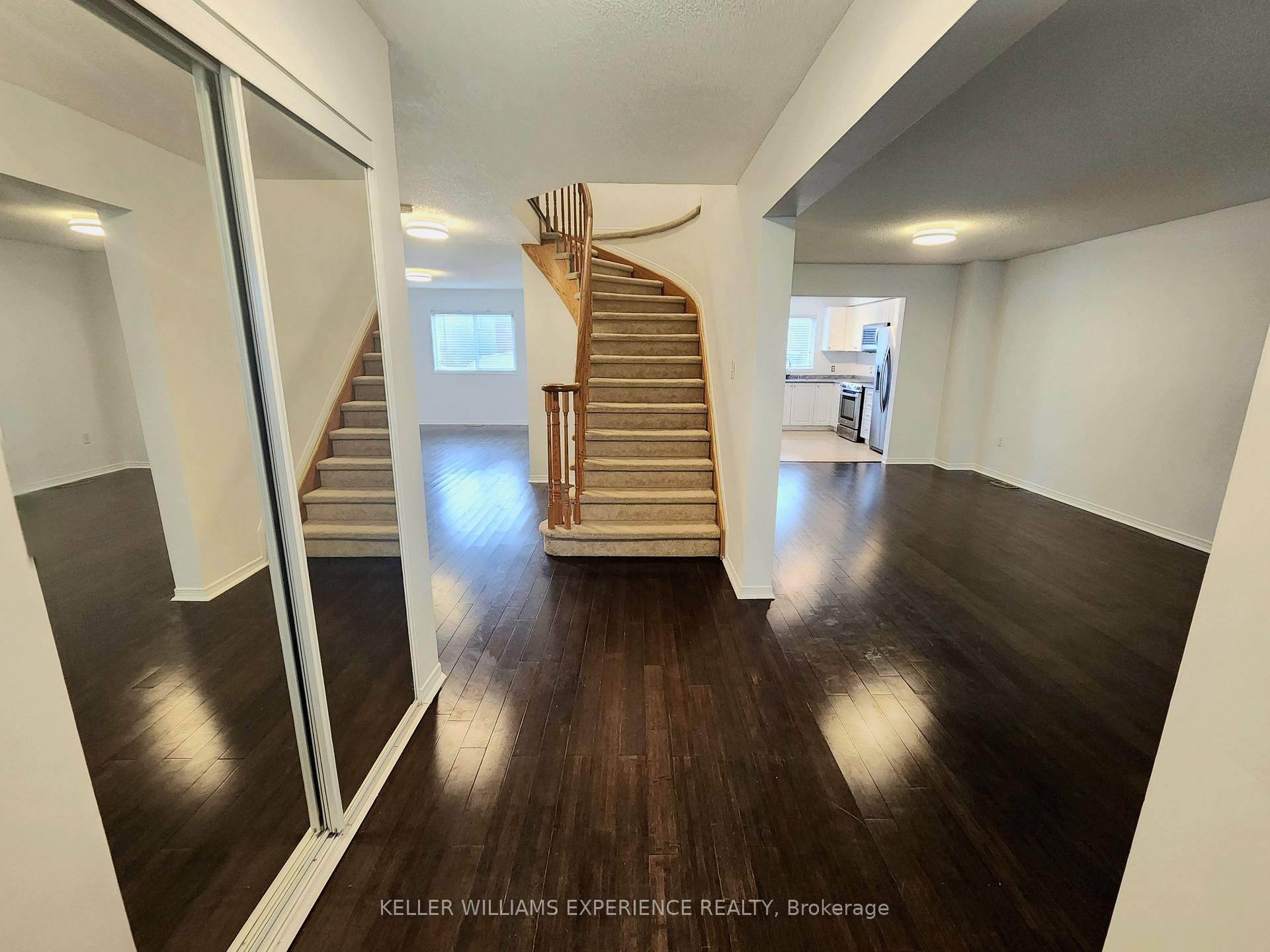 Photo 3 of 166 Madelaine Drive, Barrie, Painswick South — HOMEH