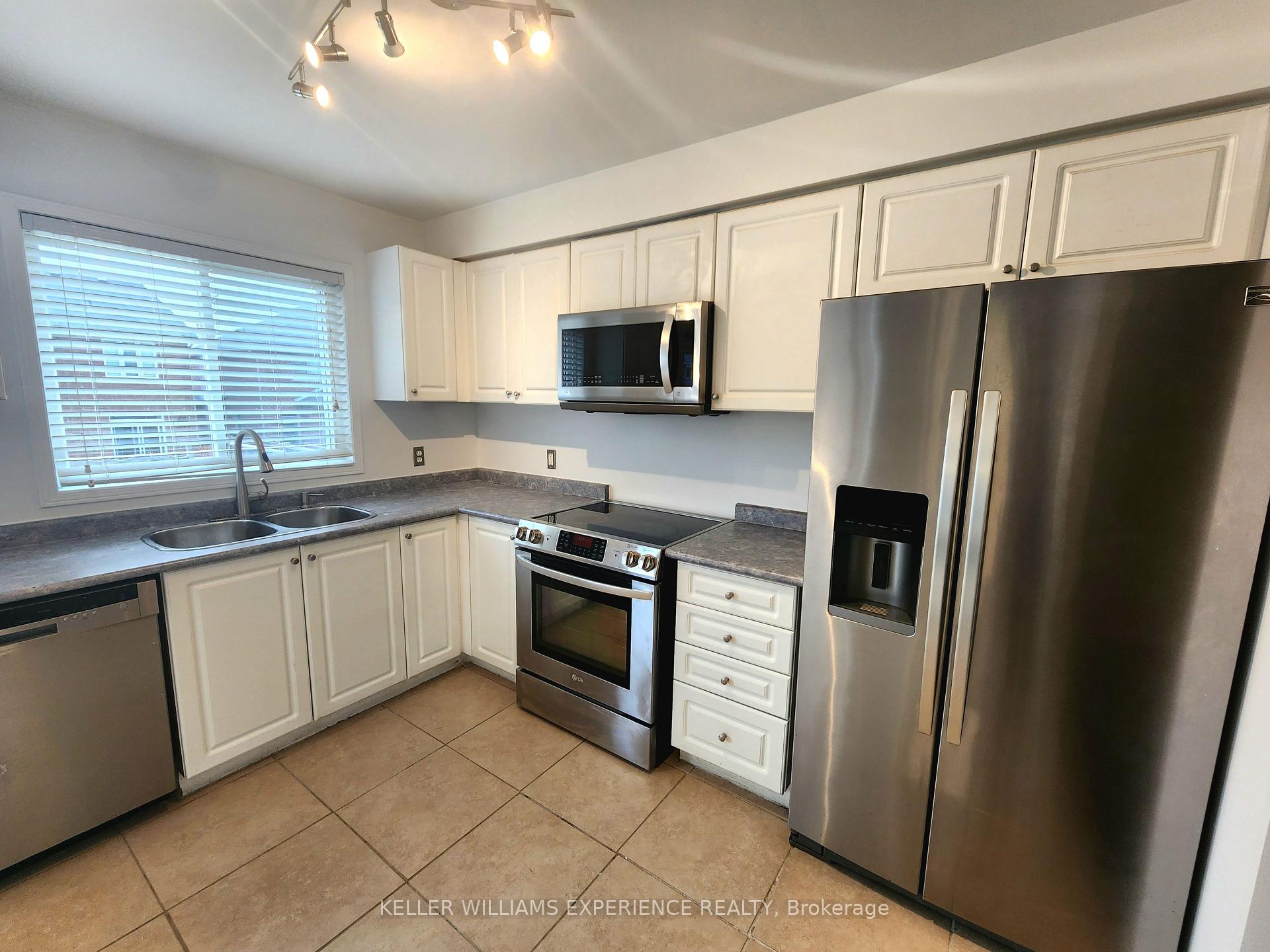 Photo 6 of 166 Madelaine Drive, Barrie, Painswick South — HOMEH