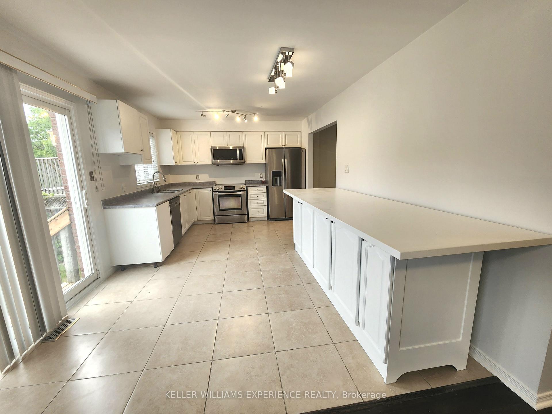 Photo 7 of 166 Madelaine Drive, Barrie, Painswick South — HOMEH