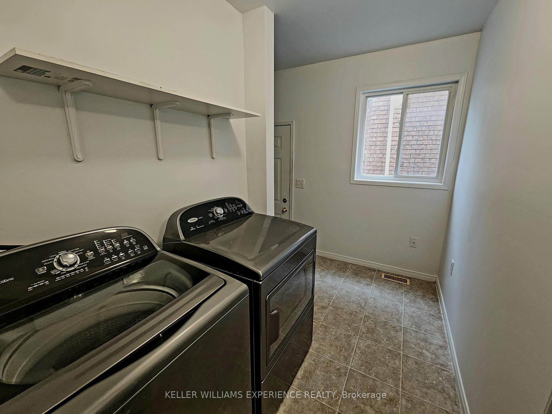 Photo 8 of 166 Madelaine Drive, Barrie, Painswick South — HOMEH