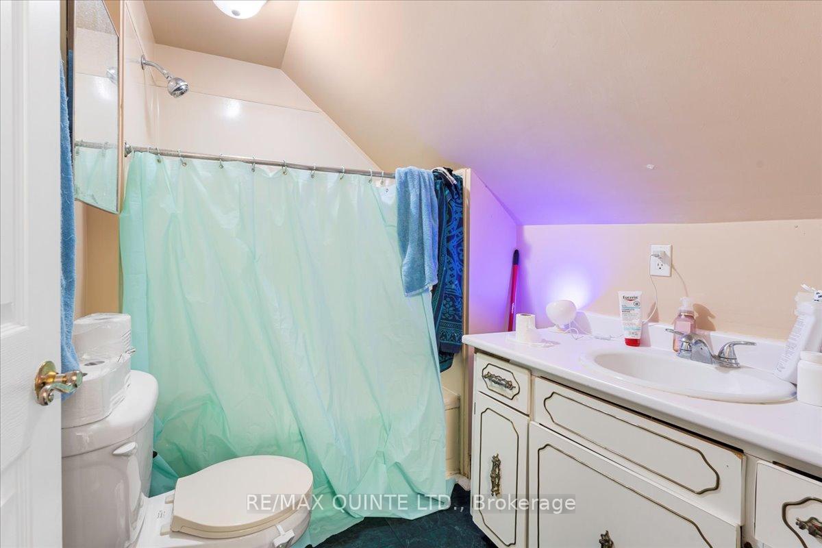 Photo 19 of 244 Ashley Street, Belleville, Thurlow Ward — HOMEH