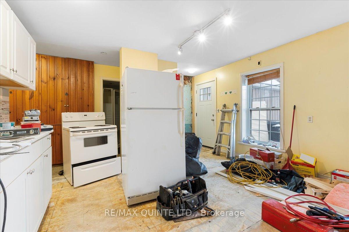Photo 37 of 244 Ashley Street, Belleville, Thurlow Ward — HOMEH