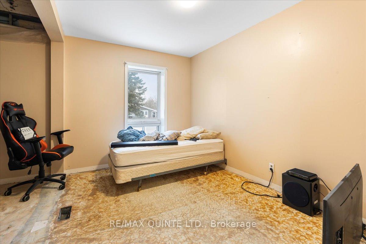 Photo 38 of 244 Ashley Street, Belleville, Thurlow Ward — HOMEH