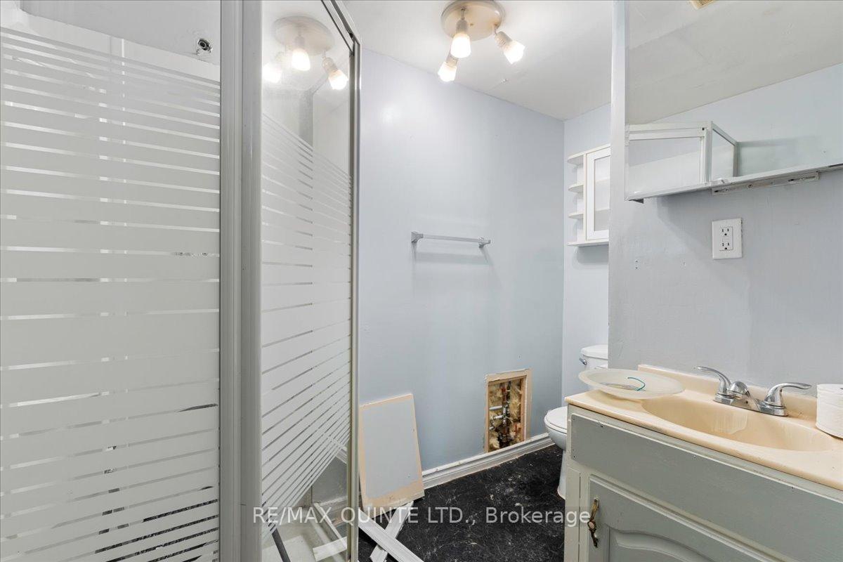 Photo 39 of 244 Ashley Street, Belleville, Thurlow Ward — HOMEH