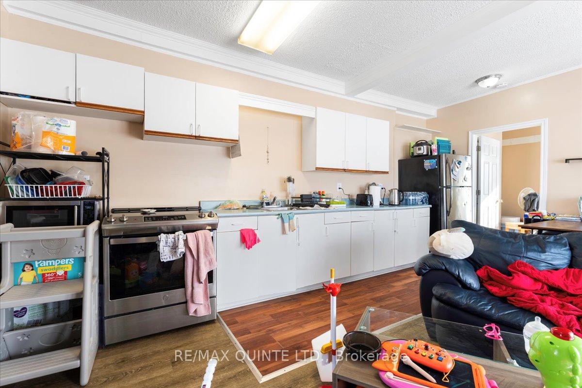 Photo 40 of 244 Ashley Street, Belleville, Thurlow Ward — HOMEH