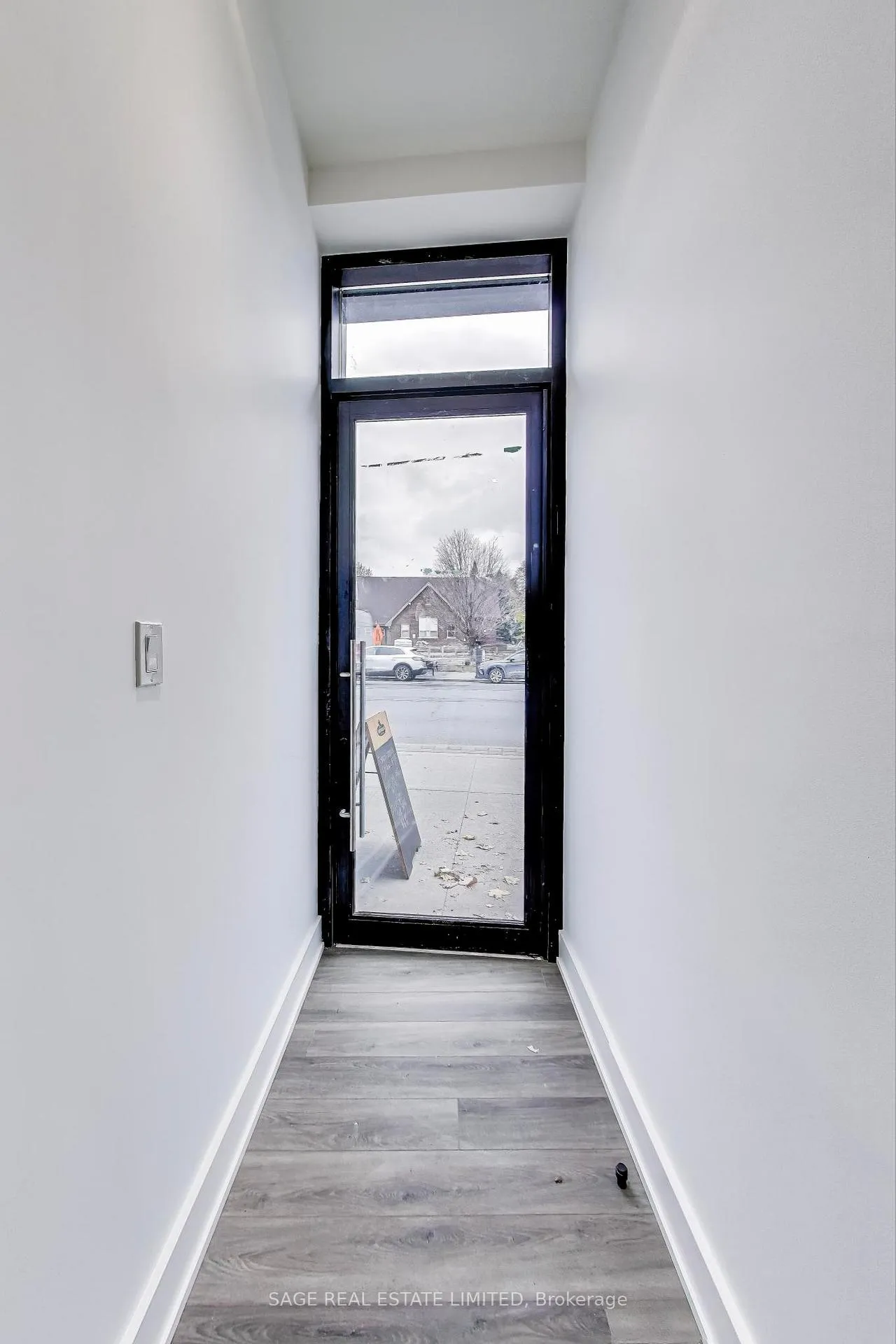 Photo 3 of Unit 2nd, 2549 Yonge Street, Toronto, Mount Pleasant West — HOMEH