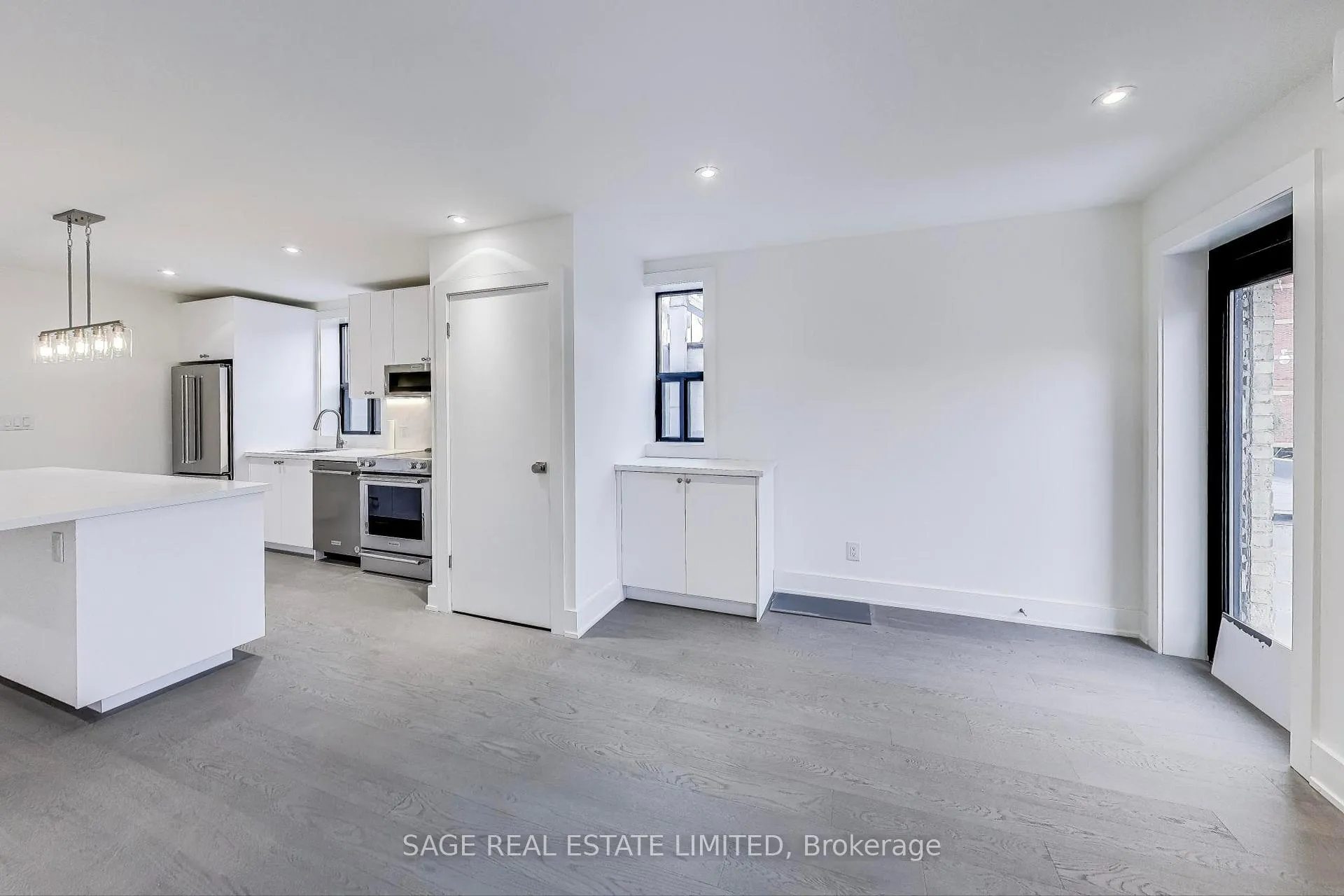 Photo 6 of Unit 2nd, 2549 Yonge Street, Toronto, Mount Pleasant West — HOMEH