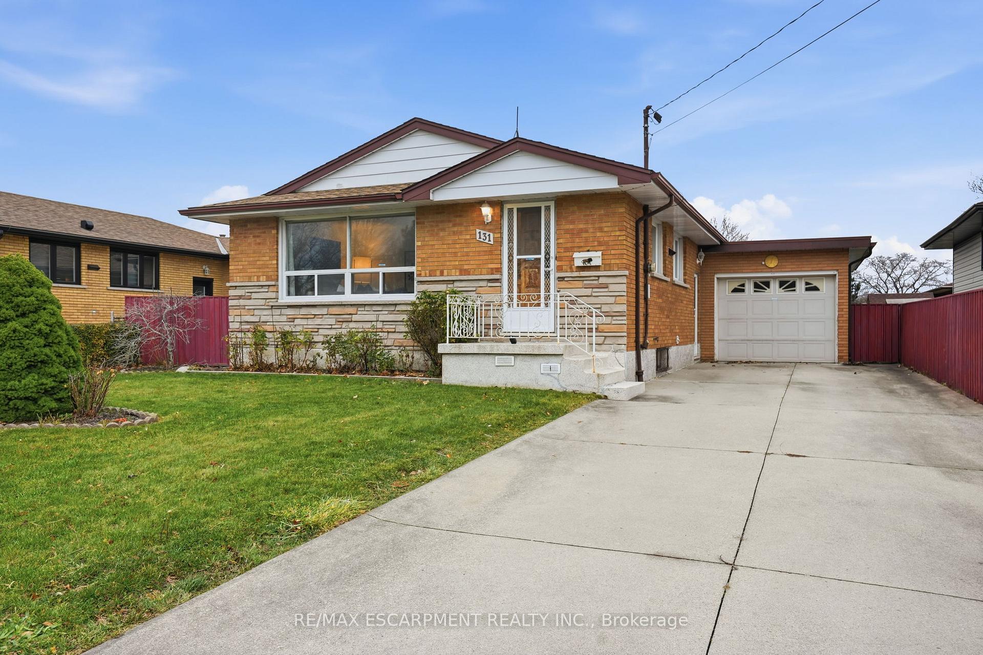 Photo 3 of 131 Nash Road N, Hamilton, Kentley — HOMEH