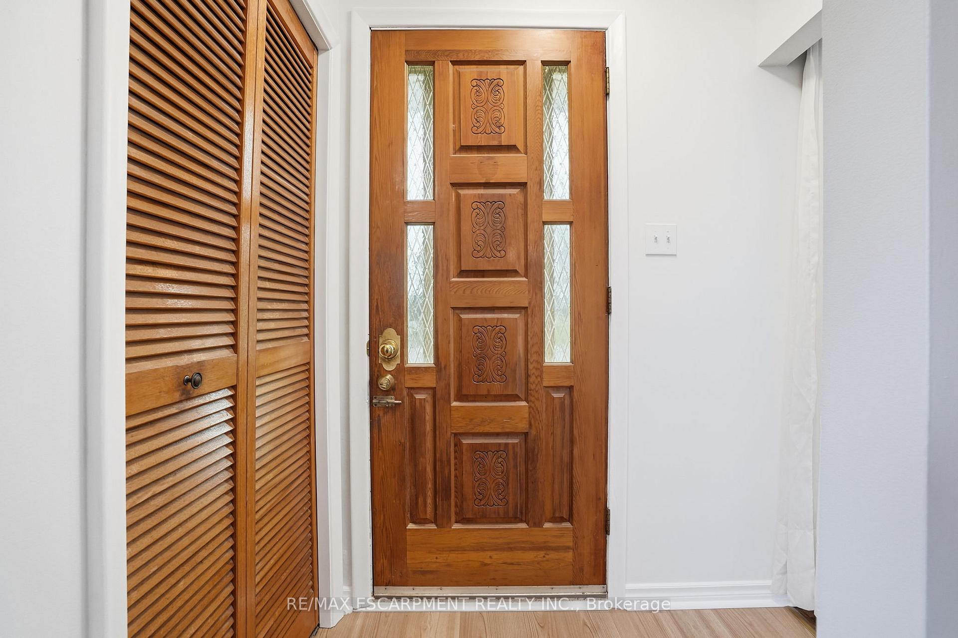Photo 6 of 131 Nash Road N, Hamilton, Kentley — HOMEH