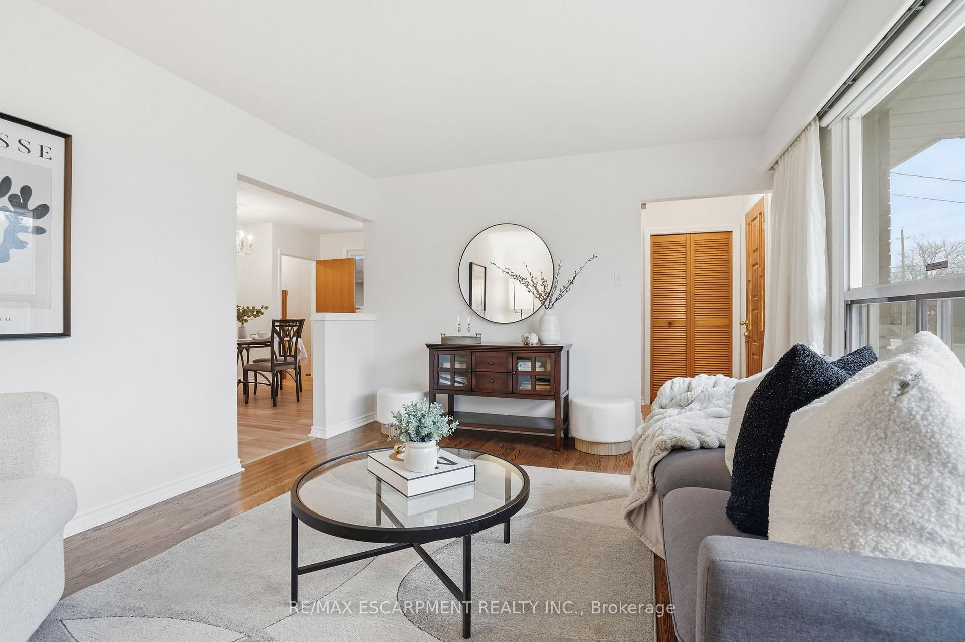 Photo 11 of 131 Nash Road N, Hamilton, Kentley — HOMEH