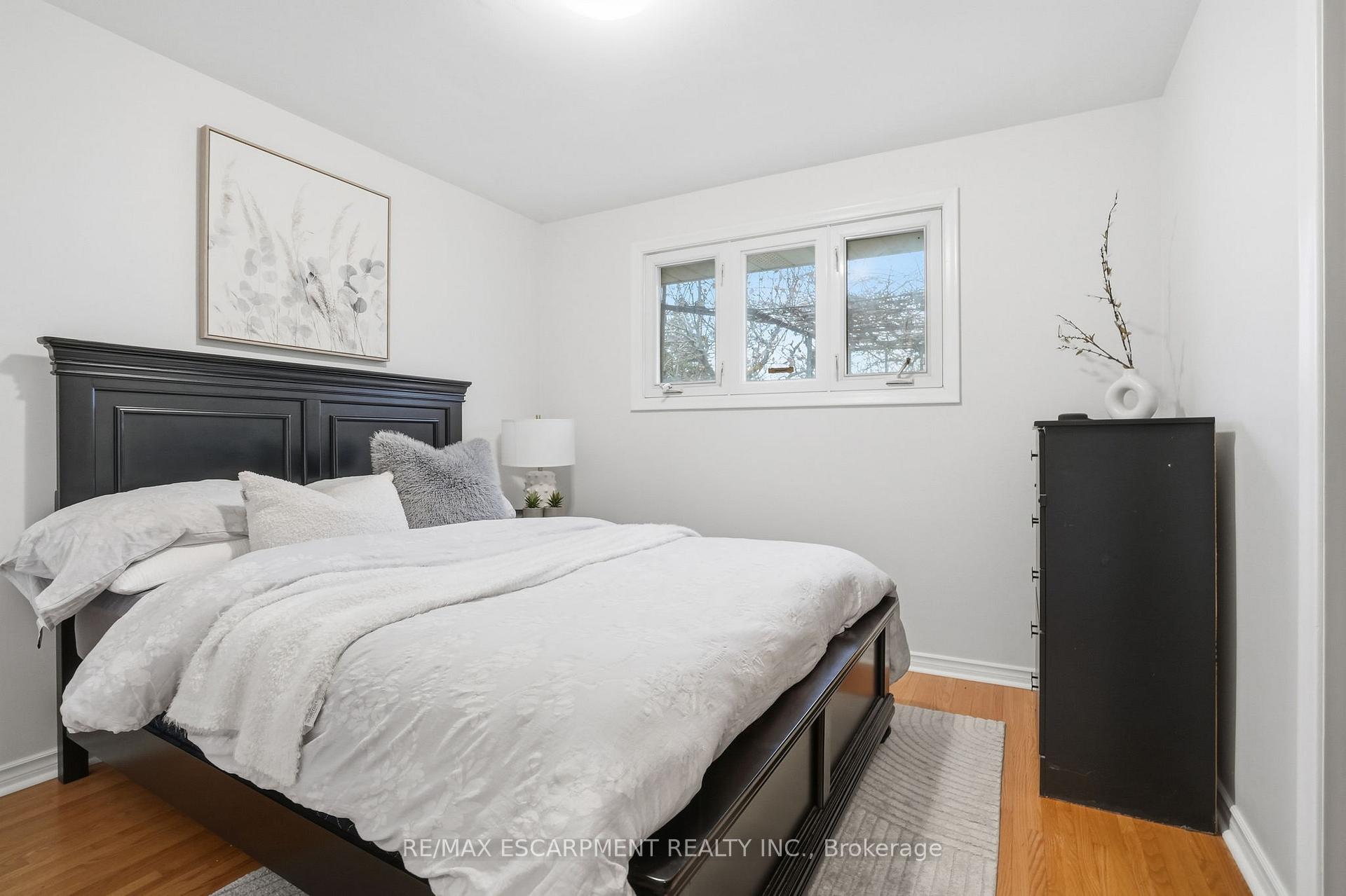 Photo 21 of 131 Nash Road N, Hamilton, Kentley — HOMEH