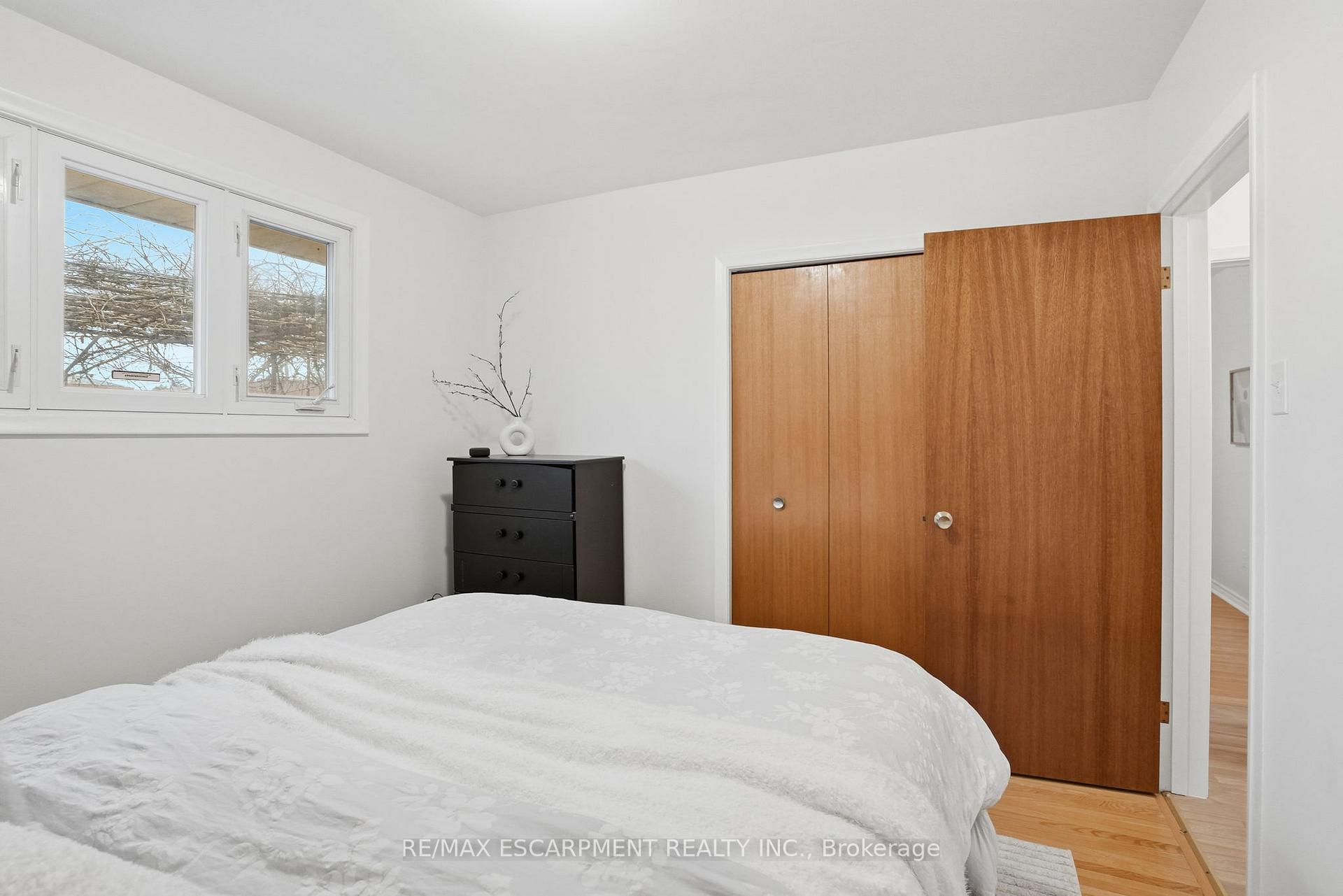 Photo 23 of 131 Nash Road N, Hamilton, Kentley — HOMEH