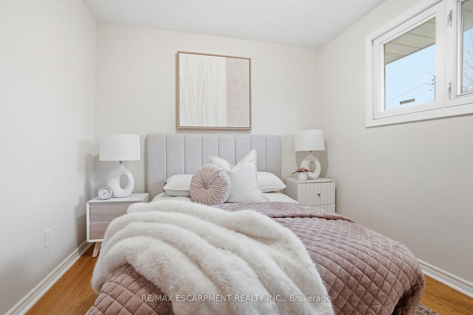 Photo 24 of 131 Nash Road N, Hamilton, Kentley — HOMEH
