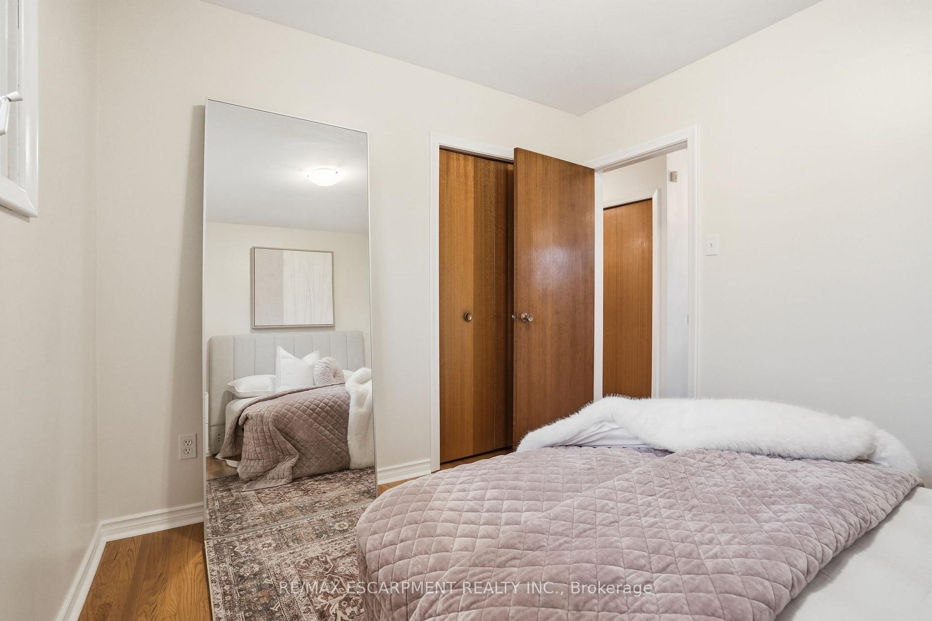 Photo 25 of 131 Nash Road N, Hamilton, Kentley — HOMEH