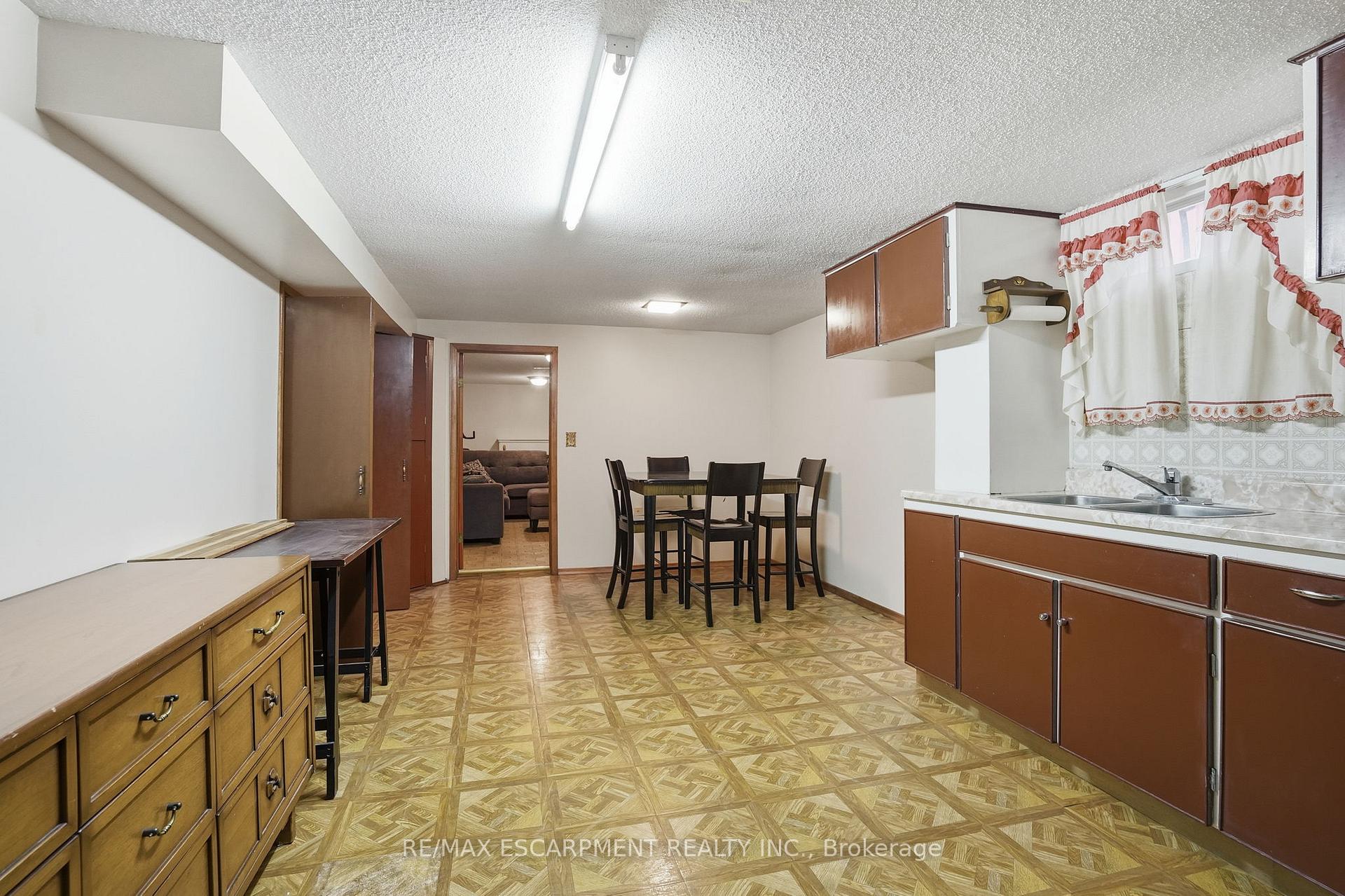Photo 30 of 131 Nash Road N, Hamilton, Kentley — HOMEH