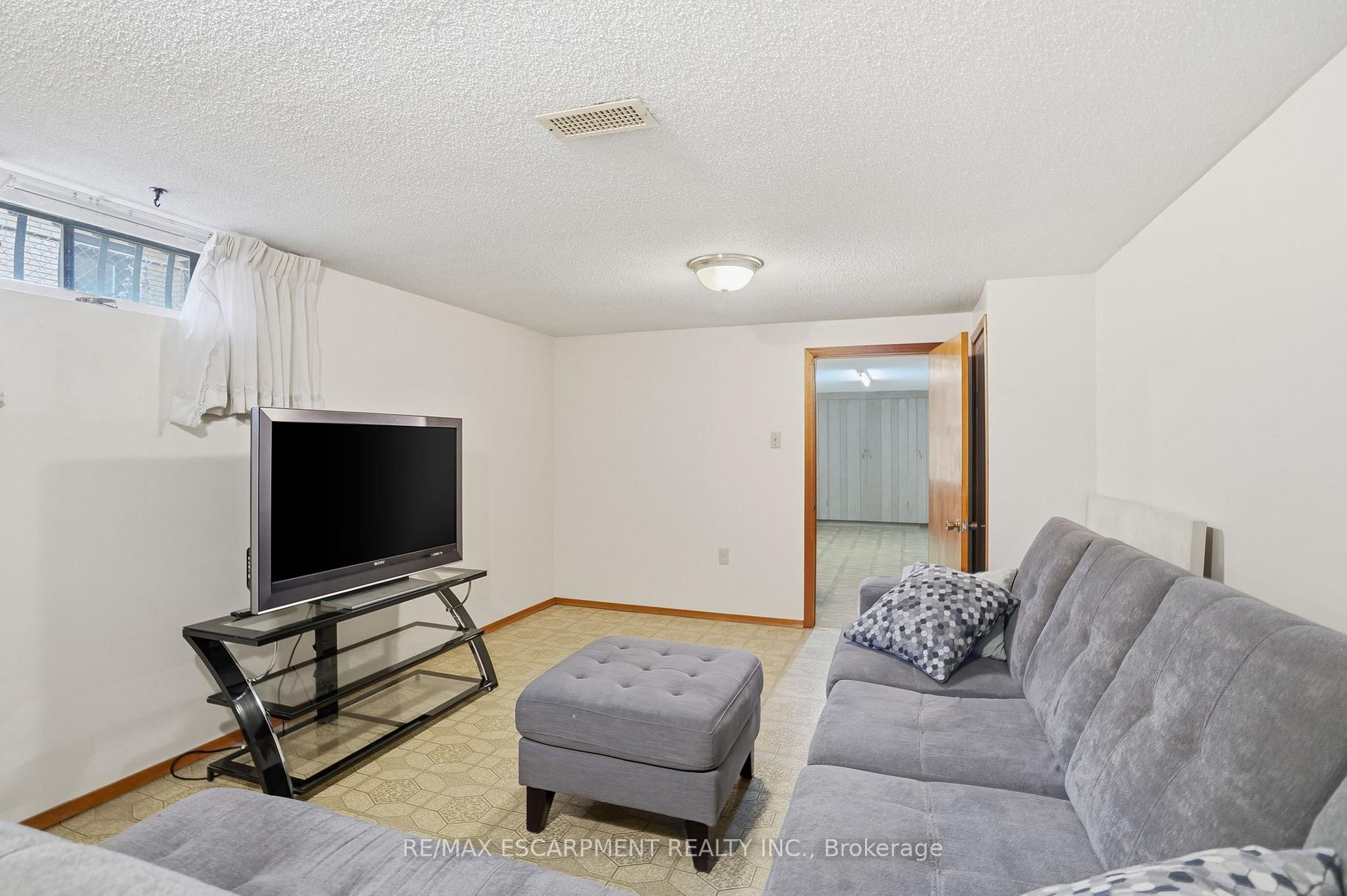 Photo 33 of 131 Nash Road N, Hamilton, Kentley — HOMEH