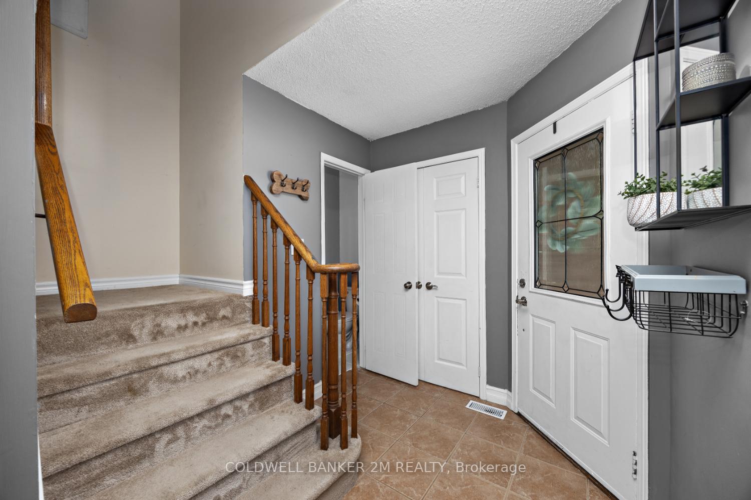 Photo 3 of 11 Parklawn Drive, Clarington, Courtice — HOMEH