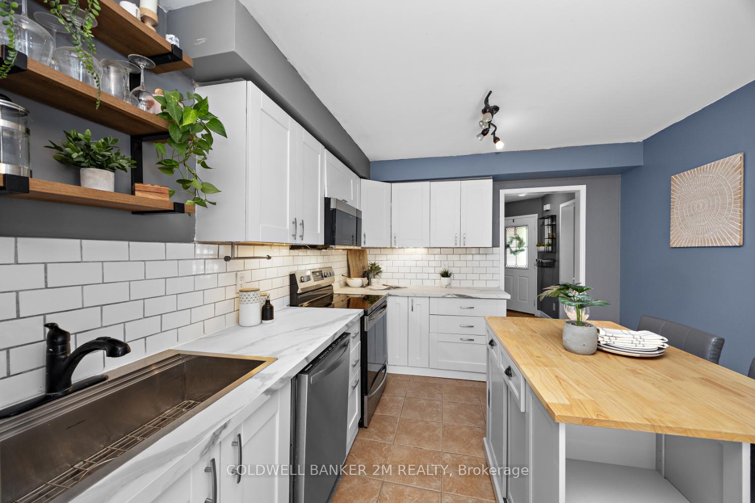 Photo 9 of 11 Parklawn Drive, Clarington, Courtice — HOMEH