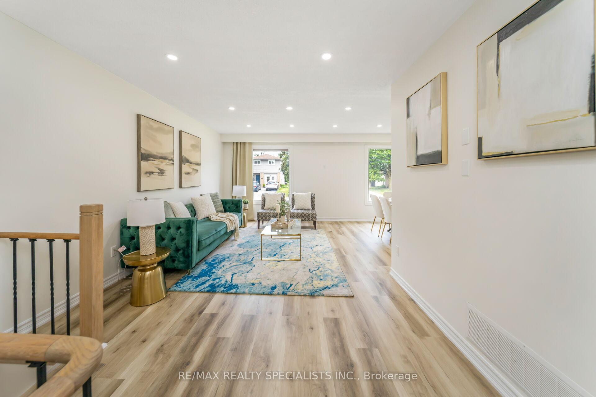 Photo 11 of 65 Bronte Crescent, Barrie, Letitia Heights — HOMEH